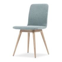 Modrá jedálenská stolička s podnožou z dubového dreva Gazzda Ena (Jedálenské stoličky)