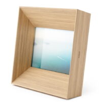 Drevený stojací rámček v prírodnej farbe 17x17 cm Lookout – Umbra (Rámčeky)