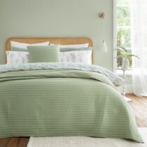 Zelený prešívaný pléd na dvojlôžko 220x230 cm Quilted Lines – Bianca (Prikrývky na posteľ)