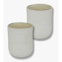 Bielo-béžové hrnčeky v súprave 2 ks z kameňa 0.3 l Sand Grain – Mette Ditmer Denmark (Hrnčeky)